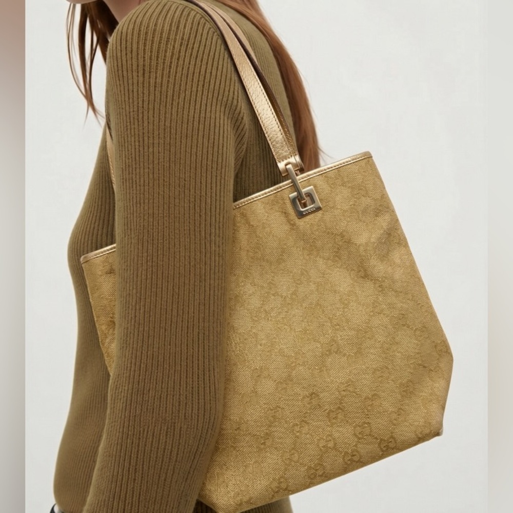 Pre-Love GUCCI Classic Beige Tote Bag - Neutral Everyday Shoulder Bag